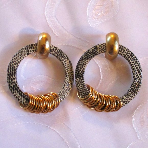 GANTOS VINTAGE ANIMAL PRINT EMBELLISHED EARRINGS - NWT - Picture 1 of 7